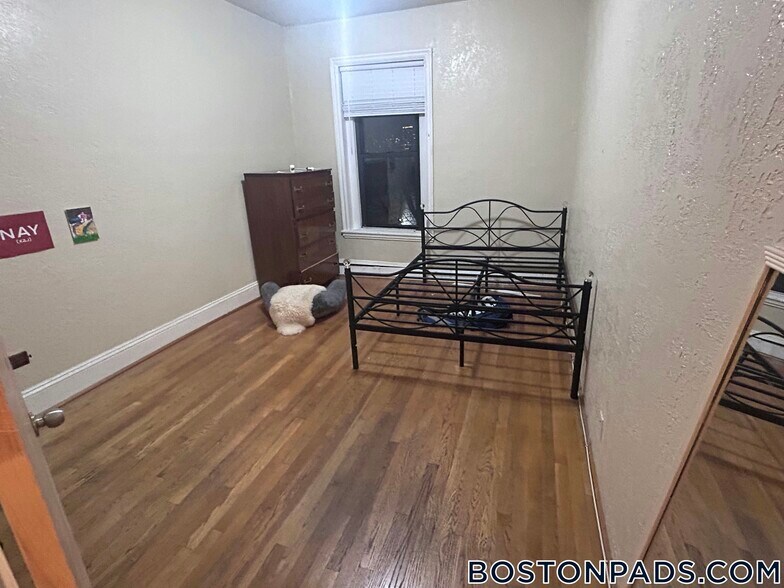 Building Photo - 88 Hammond St