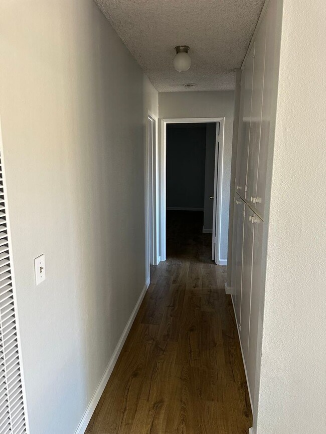 Building Photo - 564-568 7th St