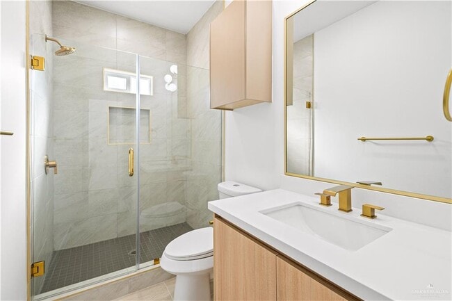 Building Photo - 16 West Dr