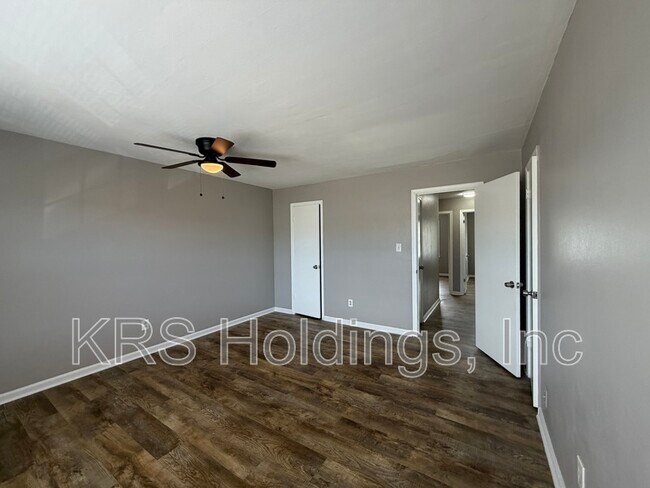Building Photo - 3918 Lantana Pl
