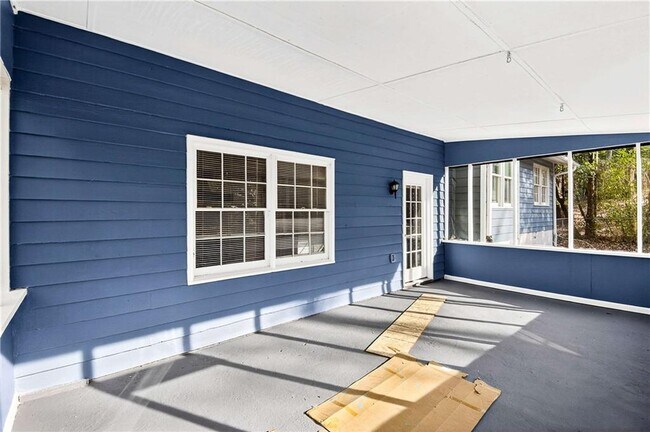 Building Photo - 1075 Forest Heights Rd