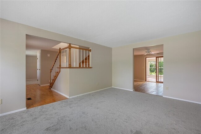 Building Photo - 7072 Cliffstone Dr