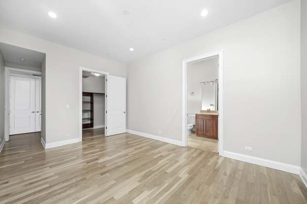 Building Photo - 5010 W Lawrence Ave