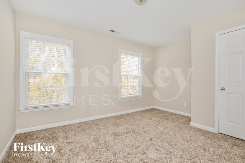 Building Photo - 5212 Autumn Woods Dr