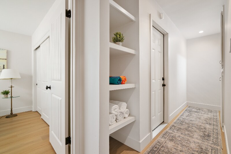 Building Photo - 1123 Balour Dr