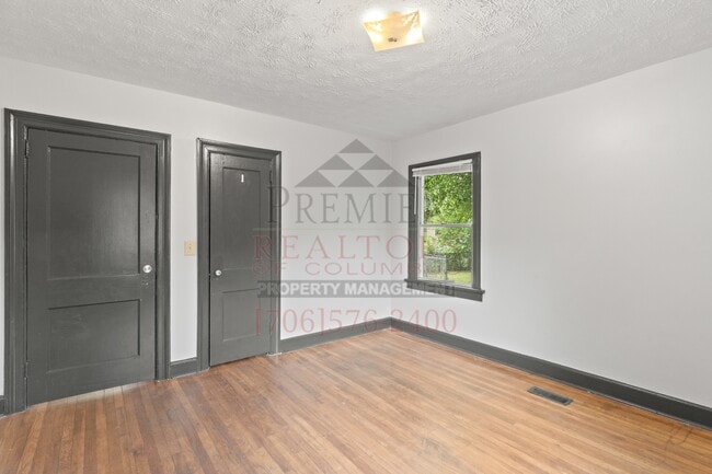 Building Photo - 1527 11th Ave