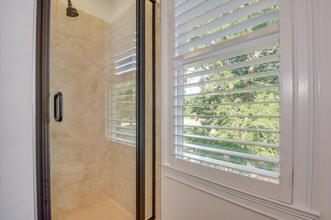 Building Photo - 501 John Fox's Run