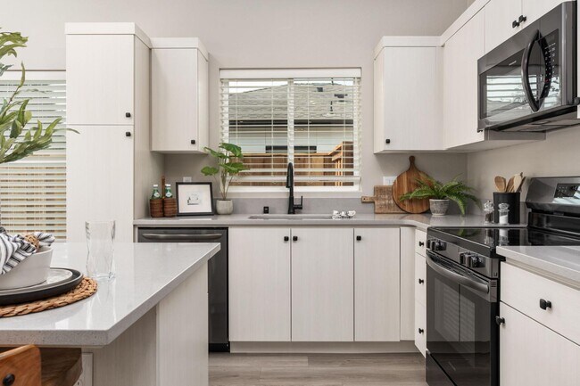 Building Photo - 2806 E Alluvial Ave