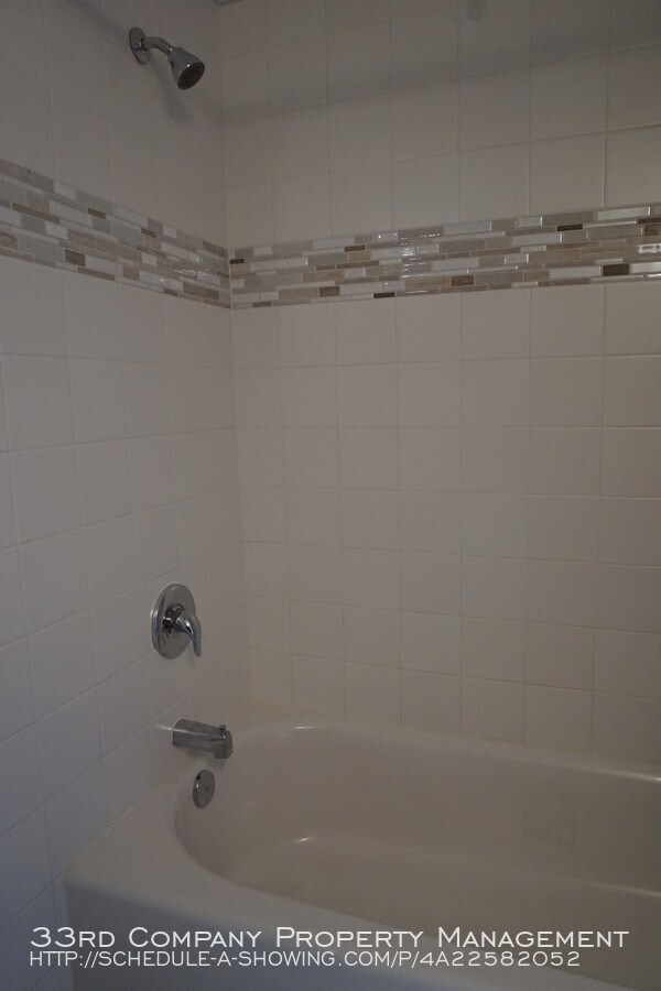 Building Photo - 207 5th Ave SW