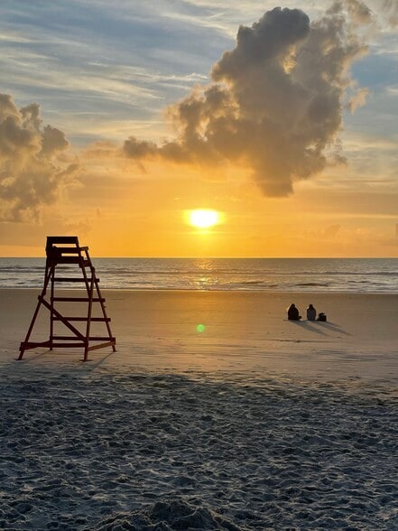 Primary Photo - 1601 Ocean Dr S