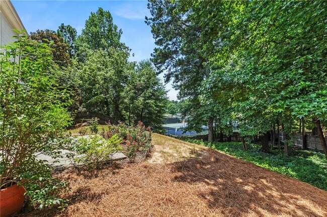 Building Photo - 490 Chippenham Ct