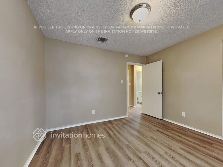 Building Photo - 6410 Walnut Springs Dr