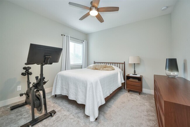 Building Photo - 17026 Canosa Dr