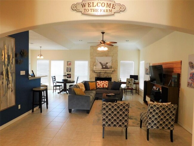 Building Photo - 424 Shayla Ln