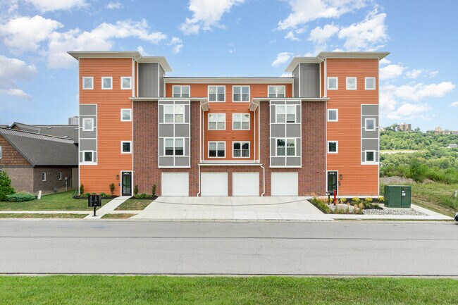Building Photo - 617 Manhattan Blvd