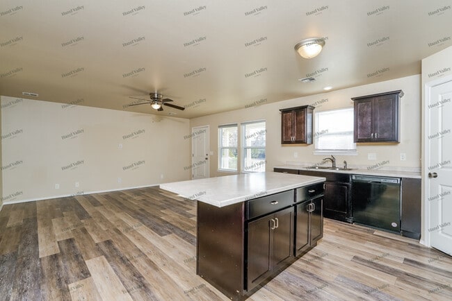 Building Photo - 513 E 48th Pl N