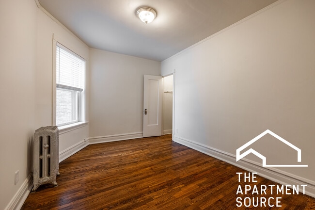 Building Photo - 1432 W Jonquil Terrace