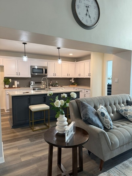 Building Photo - 8701 Woodlake Dr