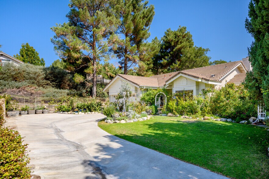 Building Photo - 27031 Benton Ct