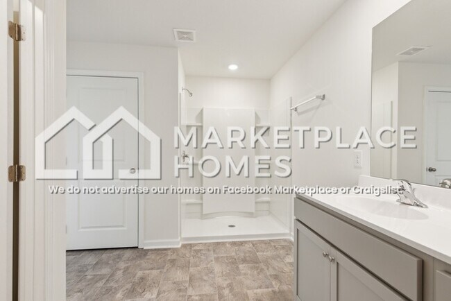 Building Photo - 702 Newtons Wy