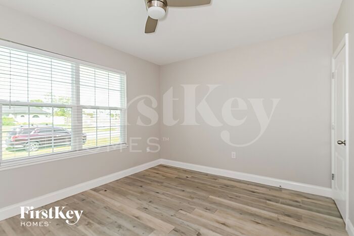 Building Photo - 1215 SW 11th Pl