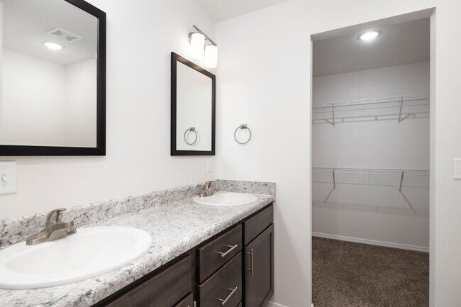 Building Photo - 3 Bedroom Home in Monett