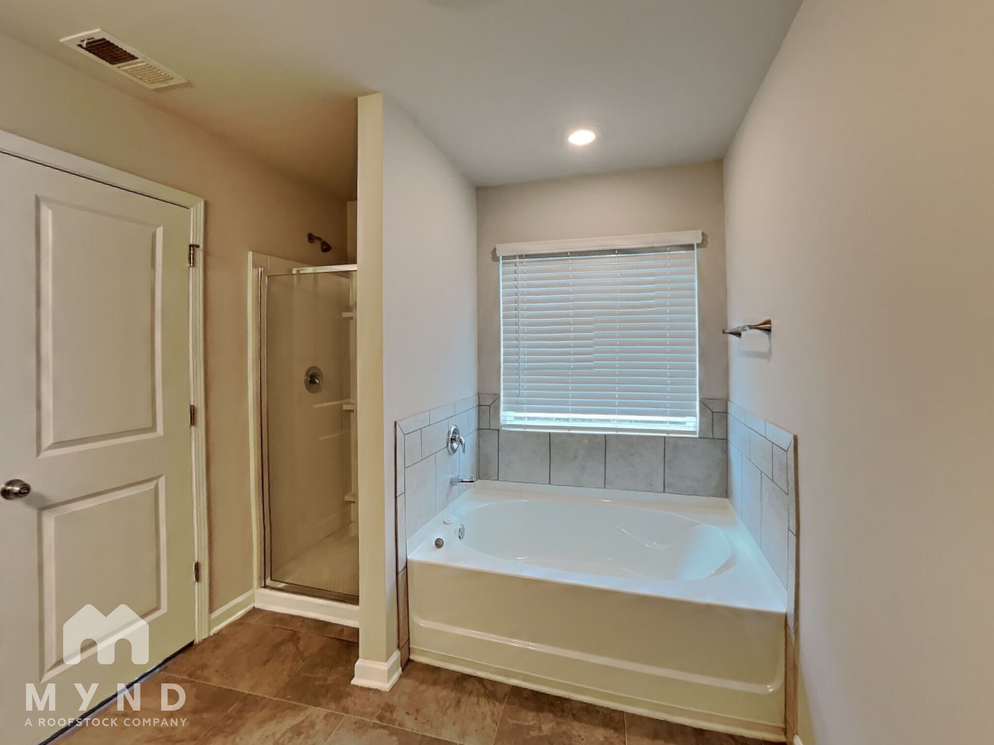 Building Photo - 5097 Lower Elm St