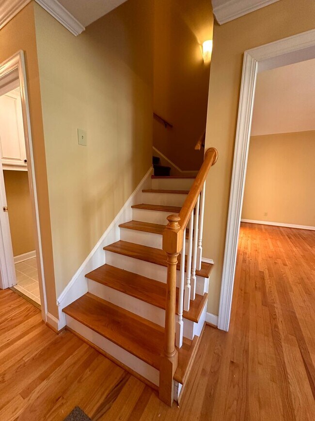 Building Photo - **West Durham 5bd / 3.5ba Oasis**