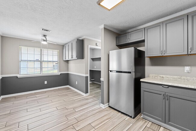 Building Photo - 1856 S Barton Dr