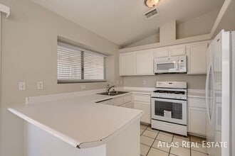 Building Photo - 1833 Fan Fare Dr