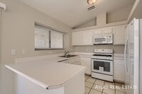 Building Photo - 1833 Fan Fare Dr