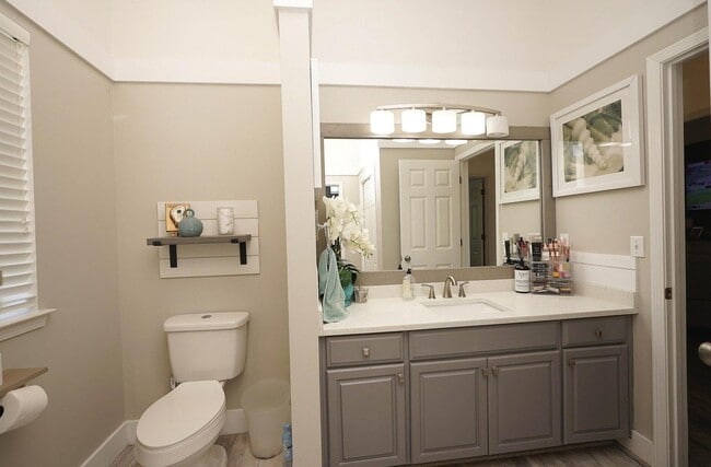 Building Photo - 83 Azure Pl