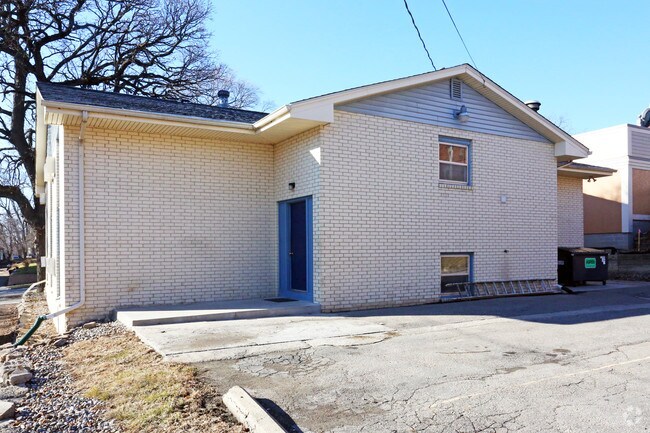 Building Photo - 659 17th St