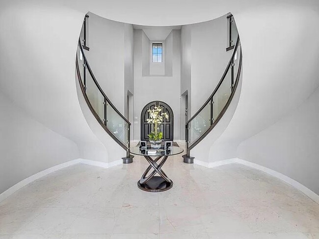 Building Photo - 17511 Cadena Dr