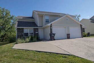 Building Photo - 5808-5810 Canaveral Dr.