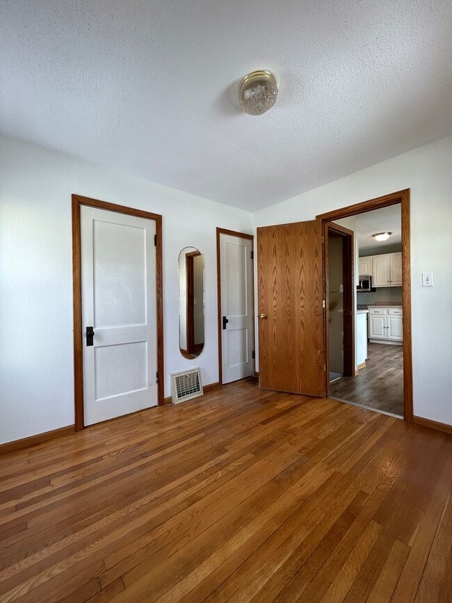 Building Photo - Beautiful 2 Bedroom 2 Bathroom House