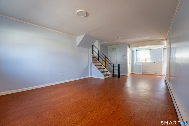 Building Photo - 115 Hilldale Rd