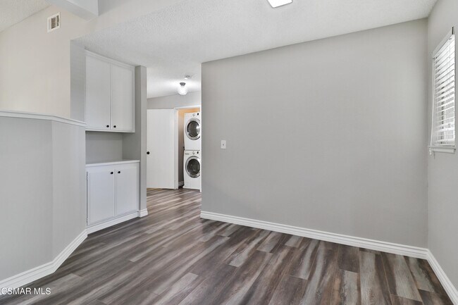 Building Photo - 3162 Darby St