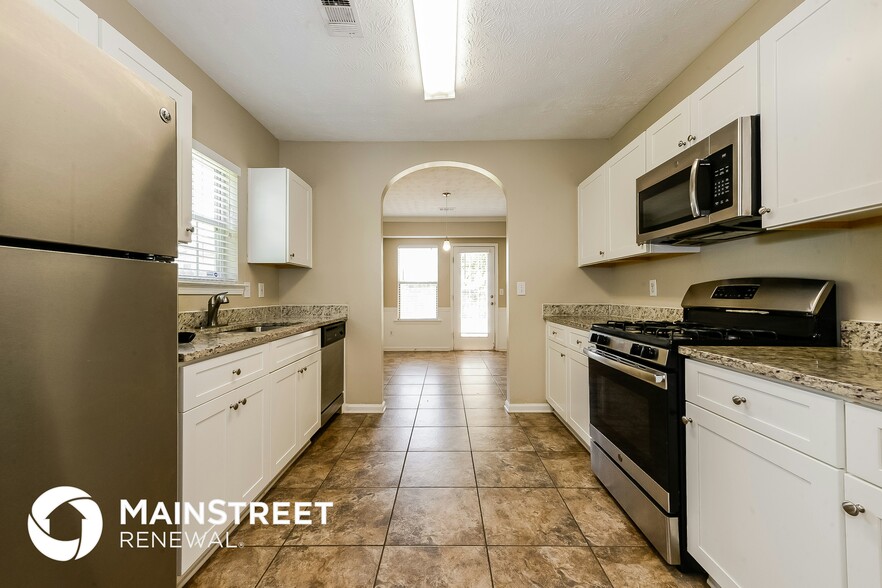 Building Photo - 437 Summer Hill Cir