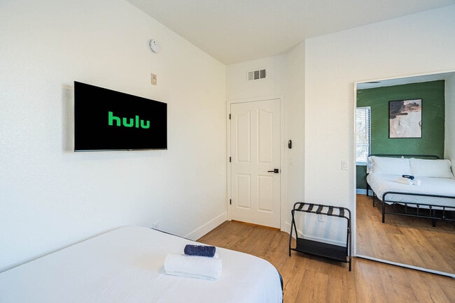 Building Photo - 2150 S 55th St