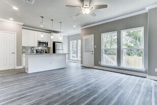 Building Photo - 3128 Coal St