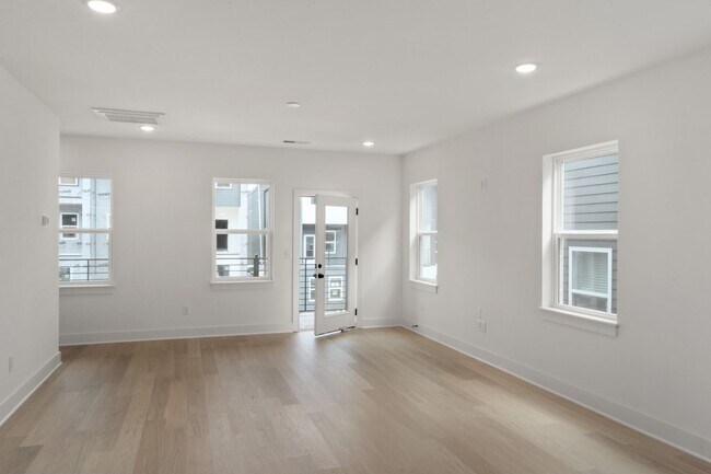 Building Photo - Be the first to live here. Donelson Nashvi...