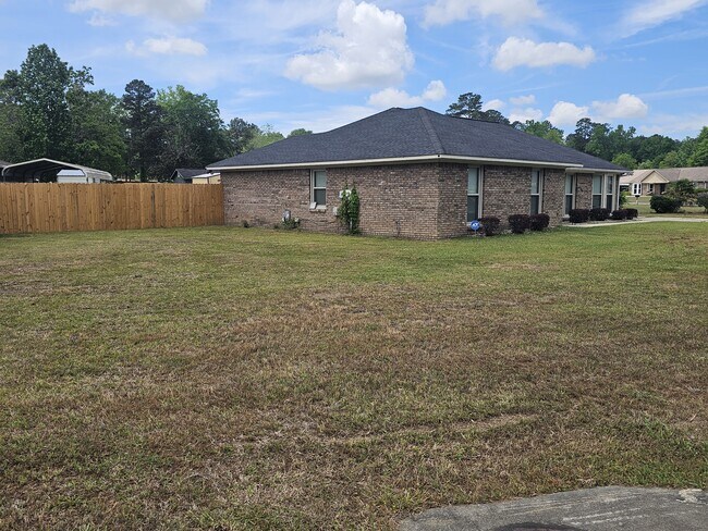 Building Photo - 5727 Lexington Dr