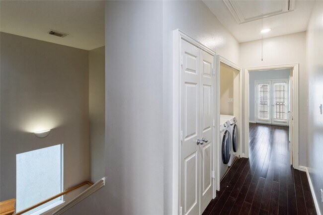 Building Photo - 7135 Harmony Cove