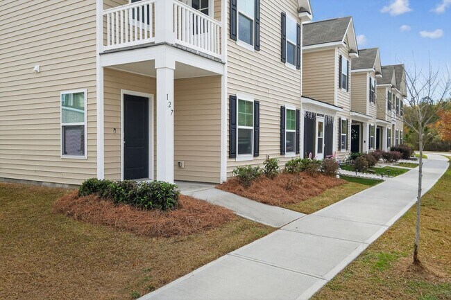 Building Photo - 127 Birch Cir