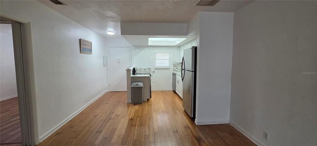 Building Photo - 1433 S Belcher Rd