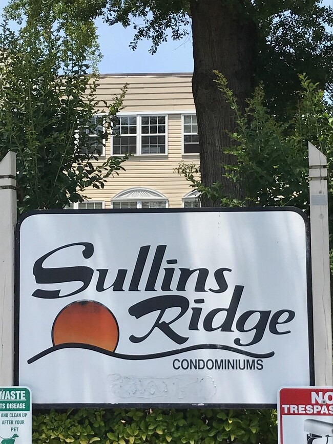 Building Photo - 2BA/ 2BR Condo located near University of ...