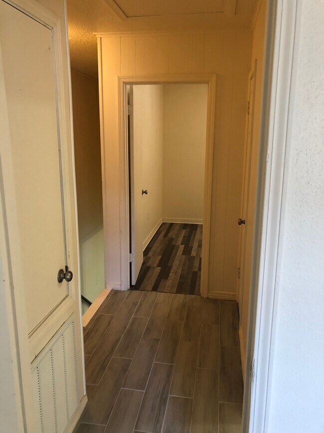 Upstairs Landing - bedrooms are separate - 1057 Tallow Tree Ln