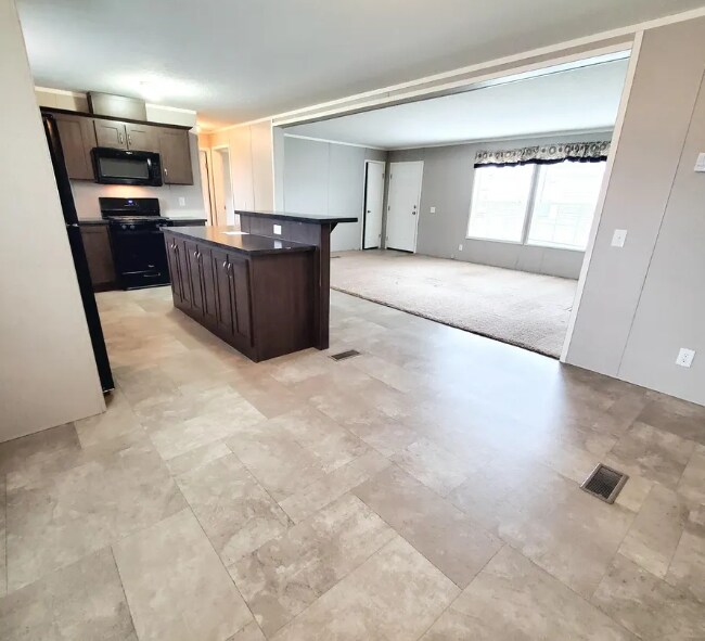 Building Photo - 9576 Mariner Dr