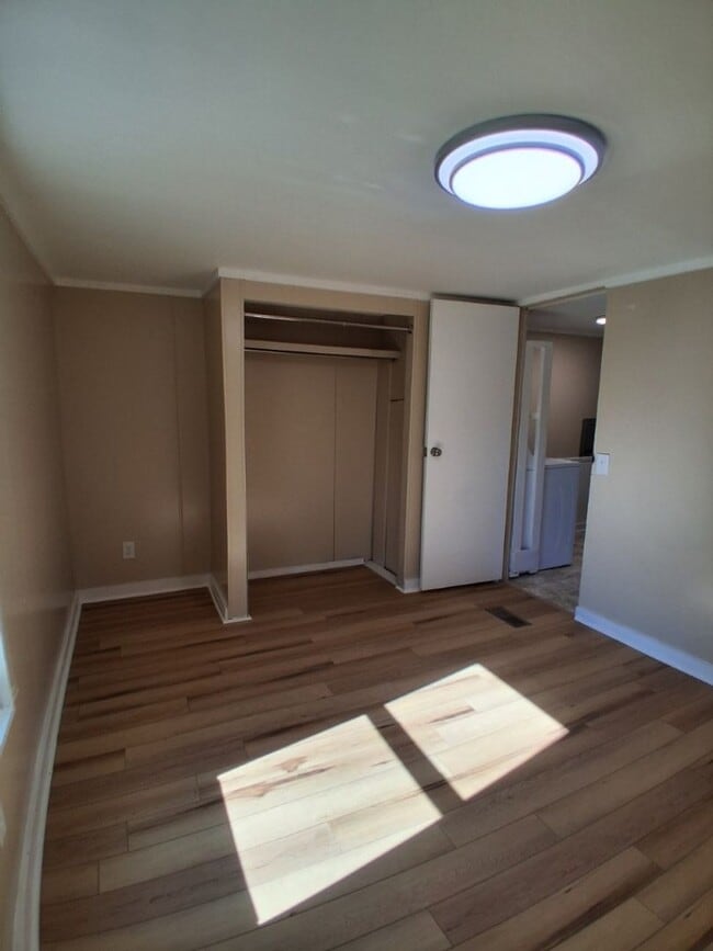 Building Photo - $1,800 - 2 Bedroom / 1 Bath Mobile Home Sitting on the Tuckasegee River